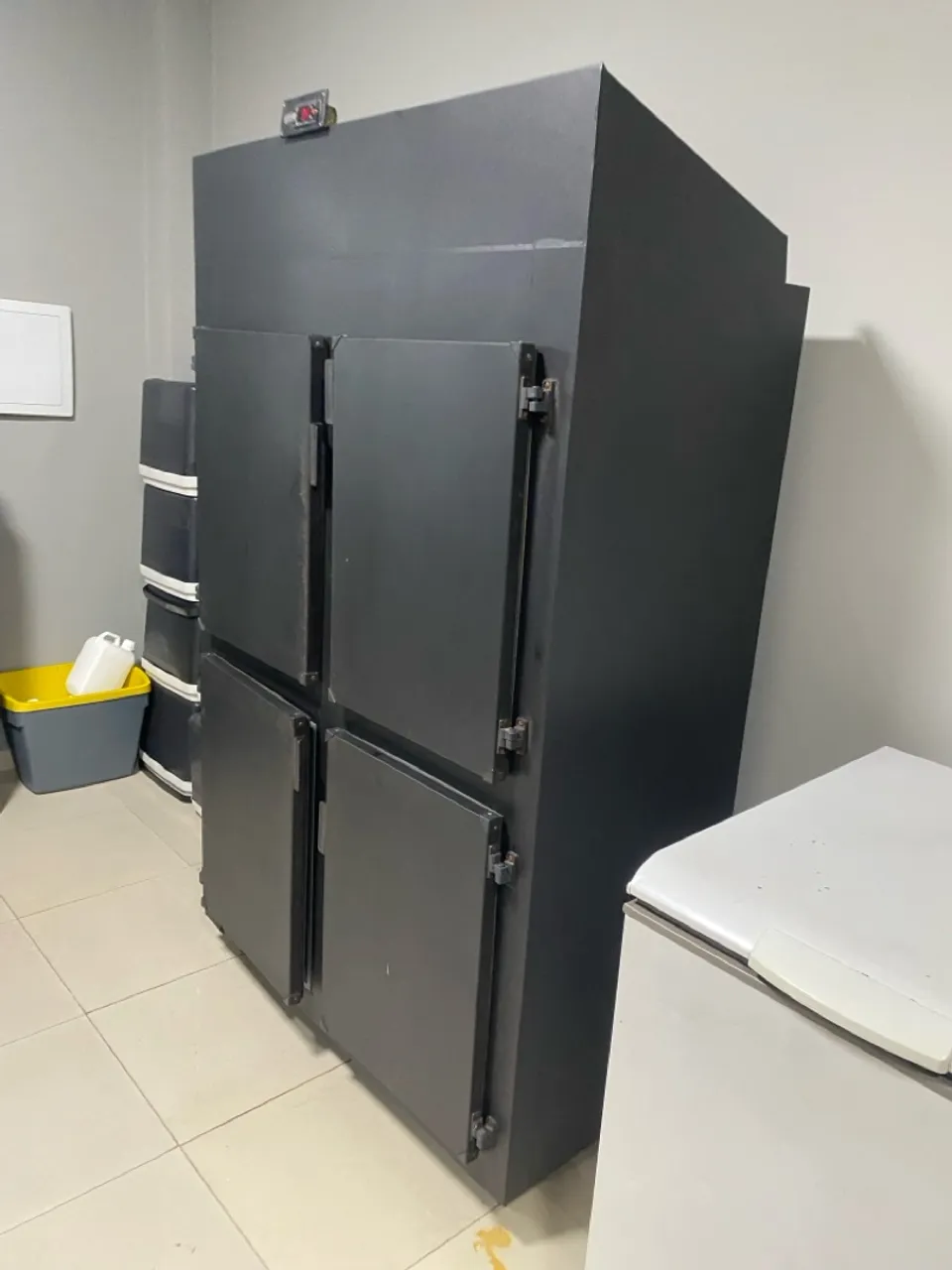 Geladeira 4 Portas para Frutas e Verduras - 220V, Conservação Profissional