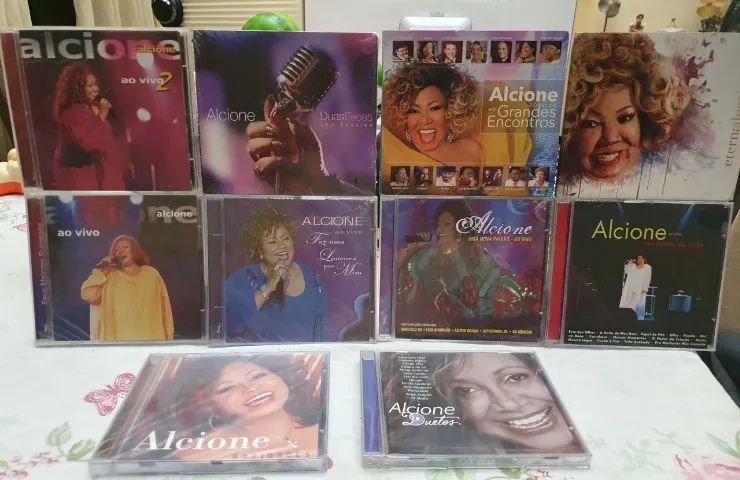 Lote com discografia de Alcione