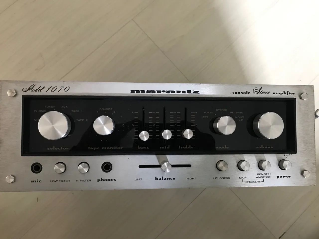 marantz Model 1070 コンソールスリーアンプ Amplificador Marantz 1070 Estéreo - Console - Equipamentos e