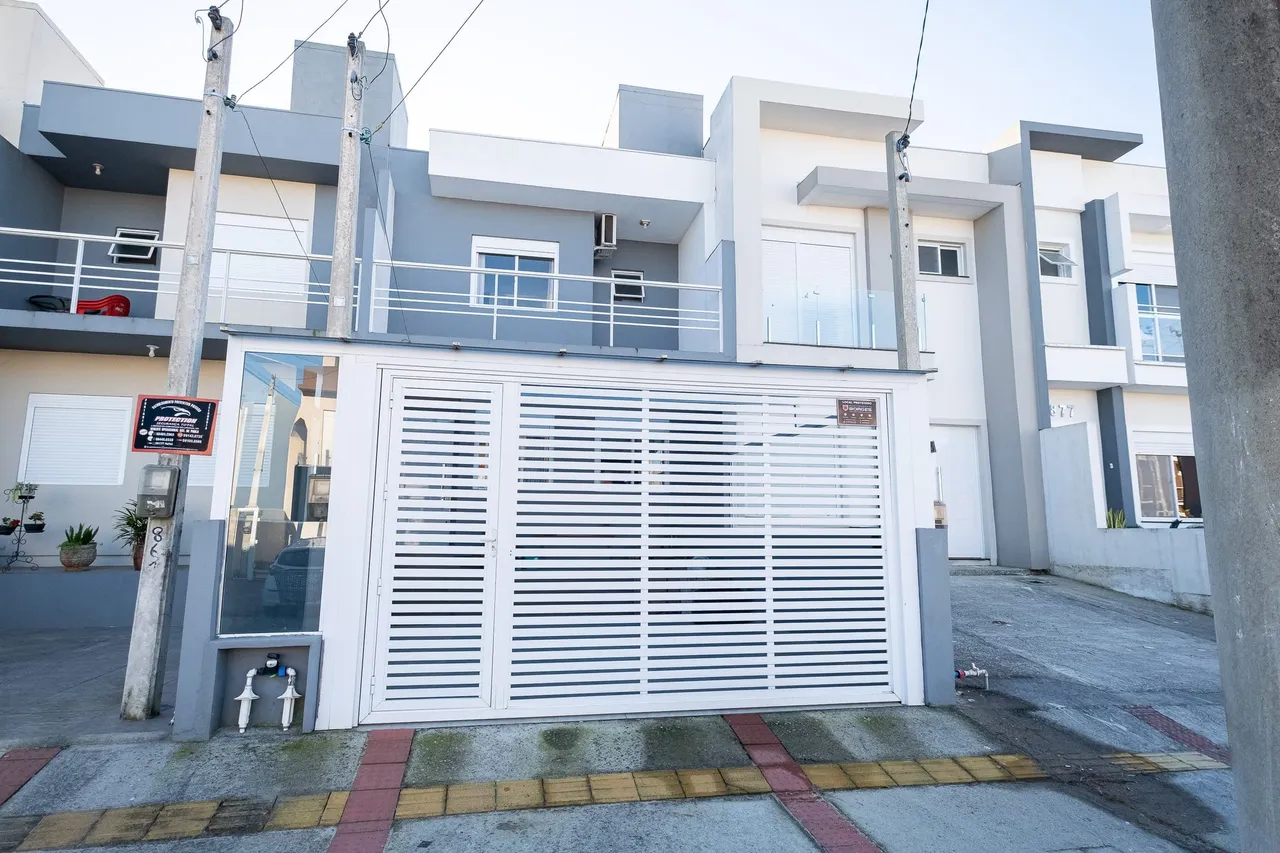 Casa espetacular no Laranjal: 450m², 3 dorms (1 suíte), lareira, hidromassagem, piscina e