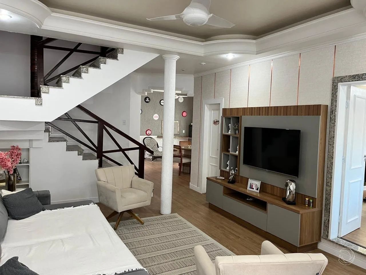 Casa com 4 quartos sendo 1 suíte no Estreito