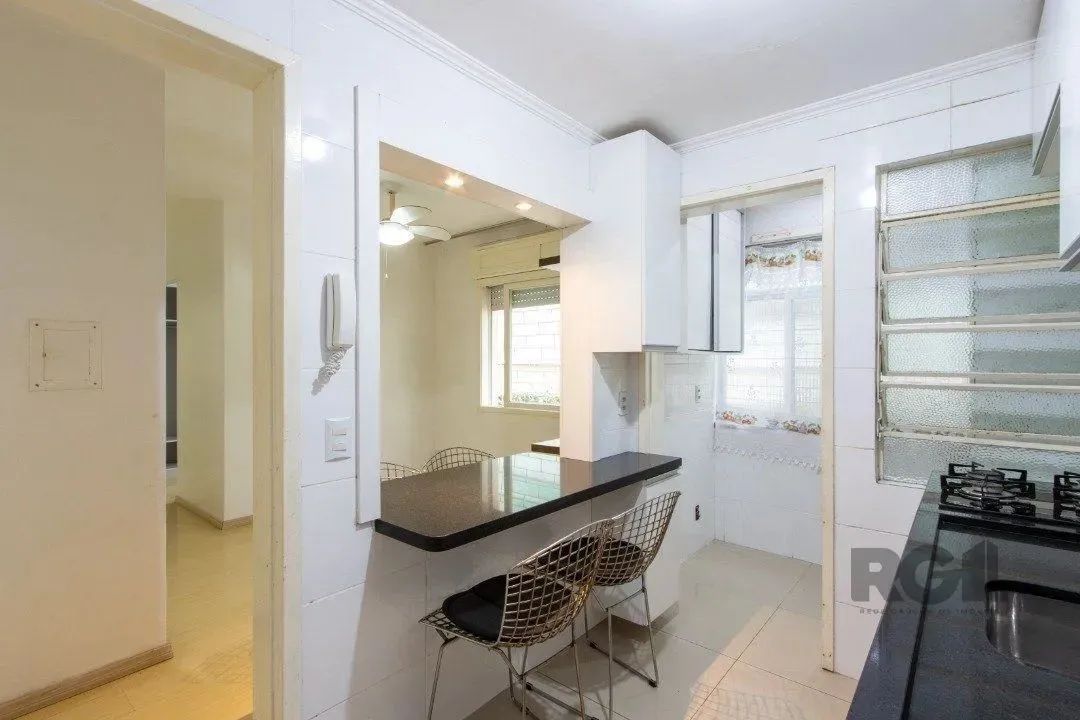 Apartamento 2 dormitórios, bairro Camaquã. - Foto 4