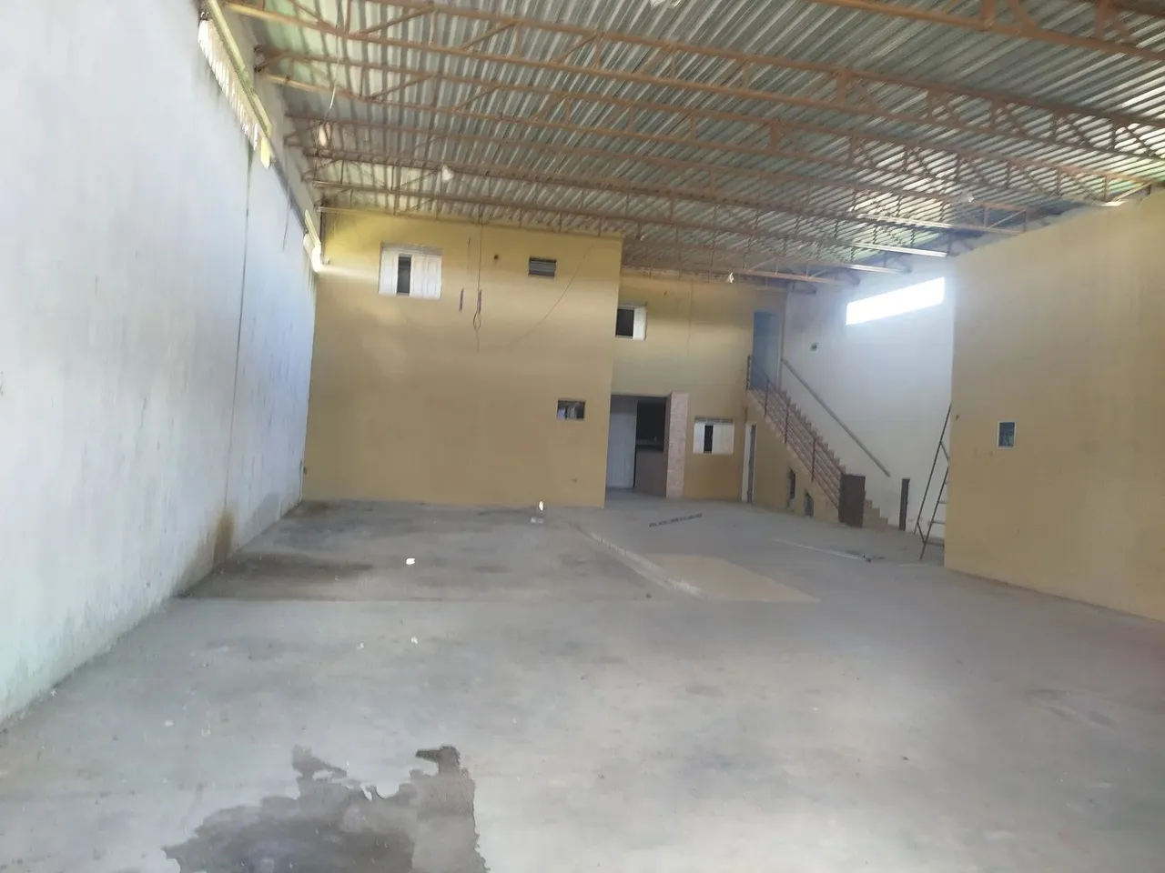 Vendo Galpão em Parnamirim em frente novo empreendimento c/ Escritura