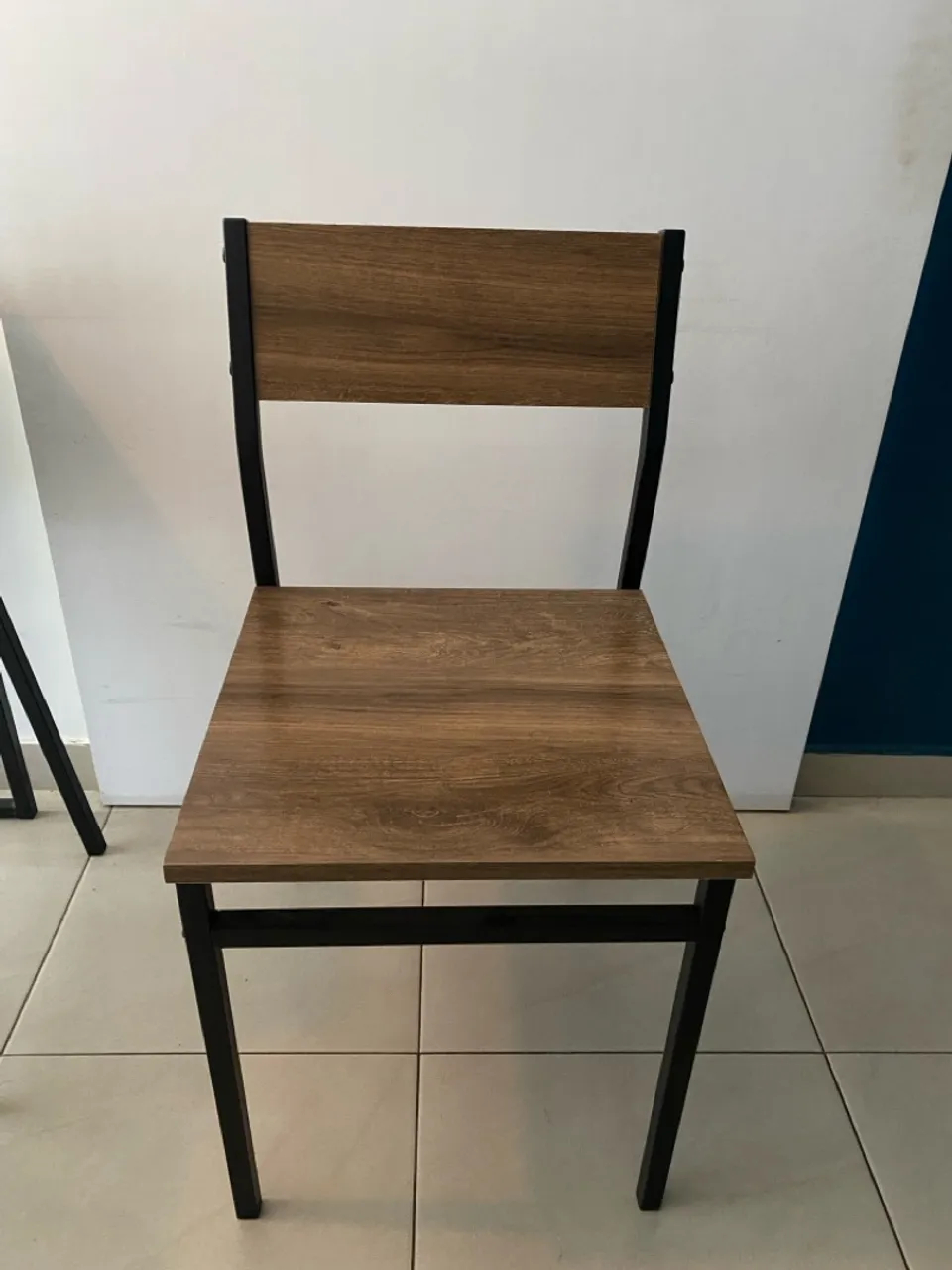 Mesa estilo indústria + 4 cadeiras