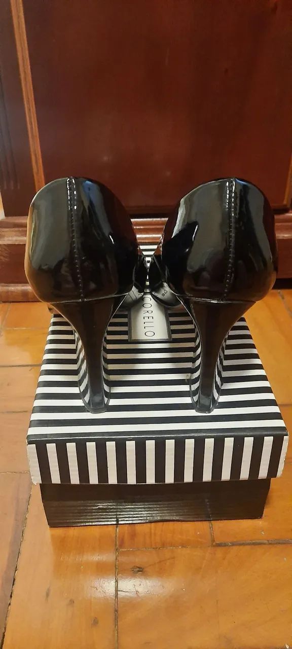 Sapato CORELLO de verniz tamanho 40 - Foto 5