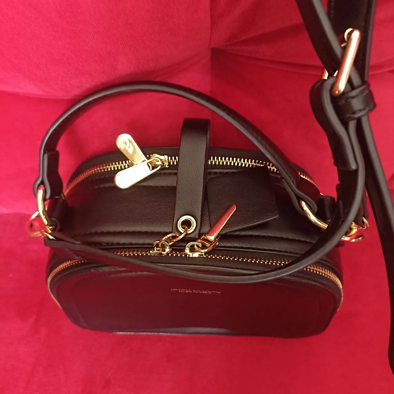 Bolsa preta tiracolo e de mão em estado de nova. - Foto 3