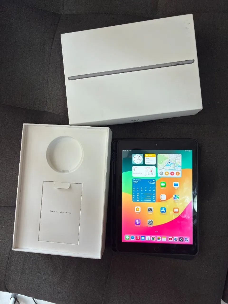 ク- ページ　iPad iPad 第8世代 Wi-Fi +Cellular 32GB au スペースグレイ 送料無料 即決