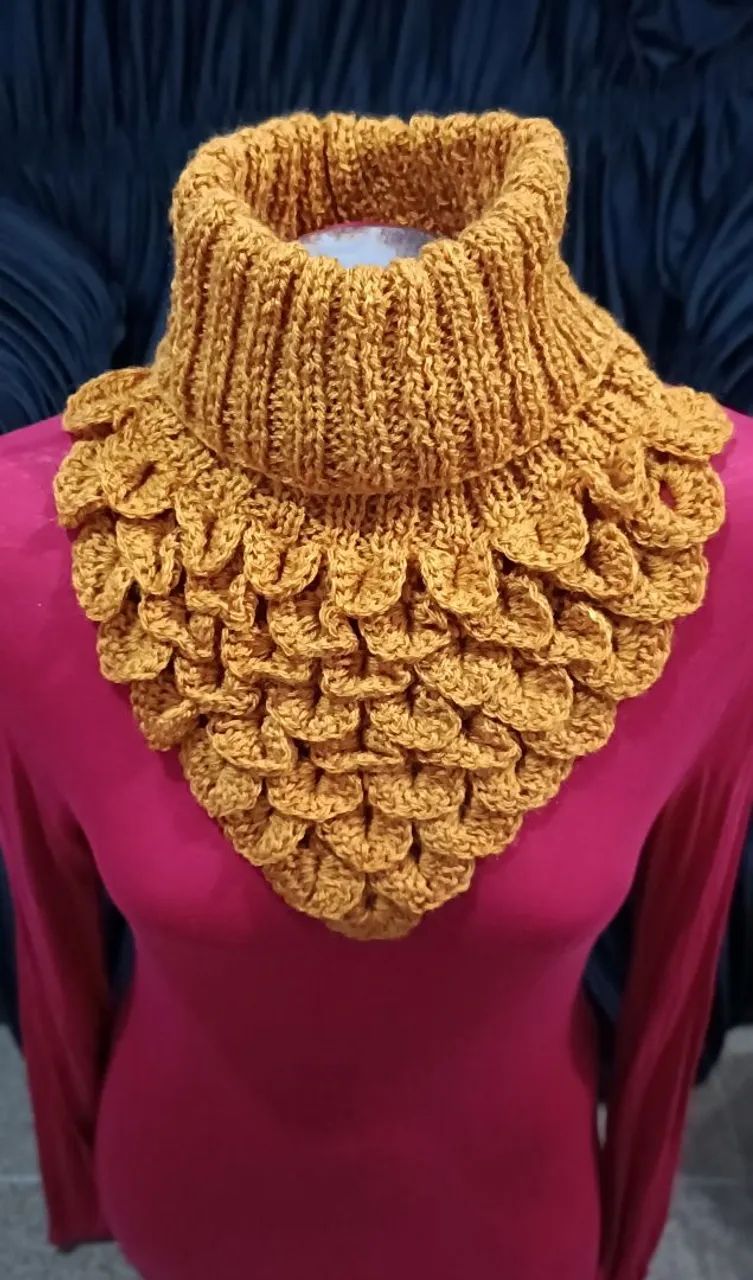 Gola Tricô Escamas