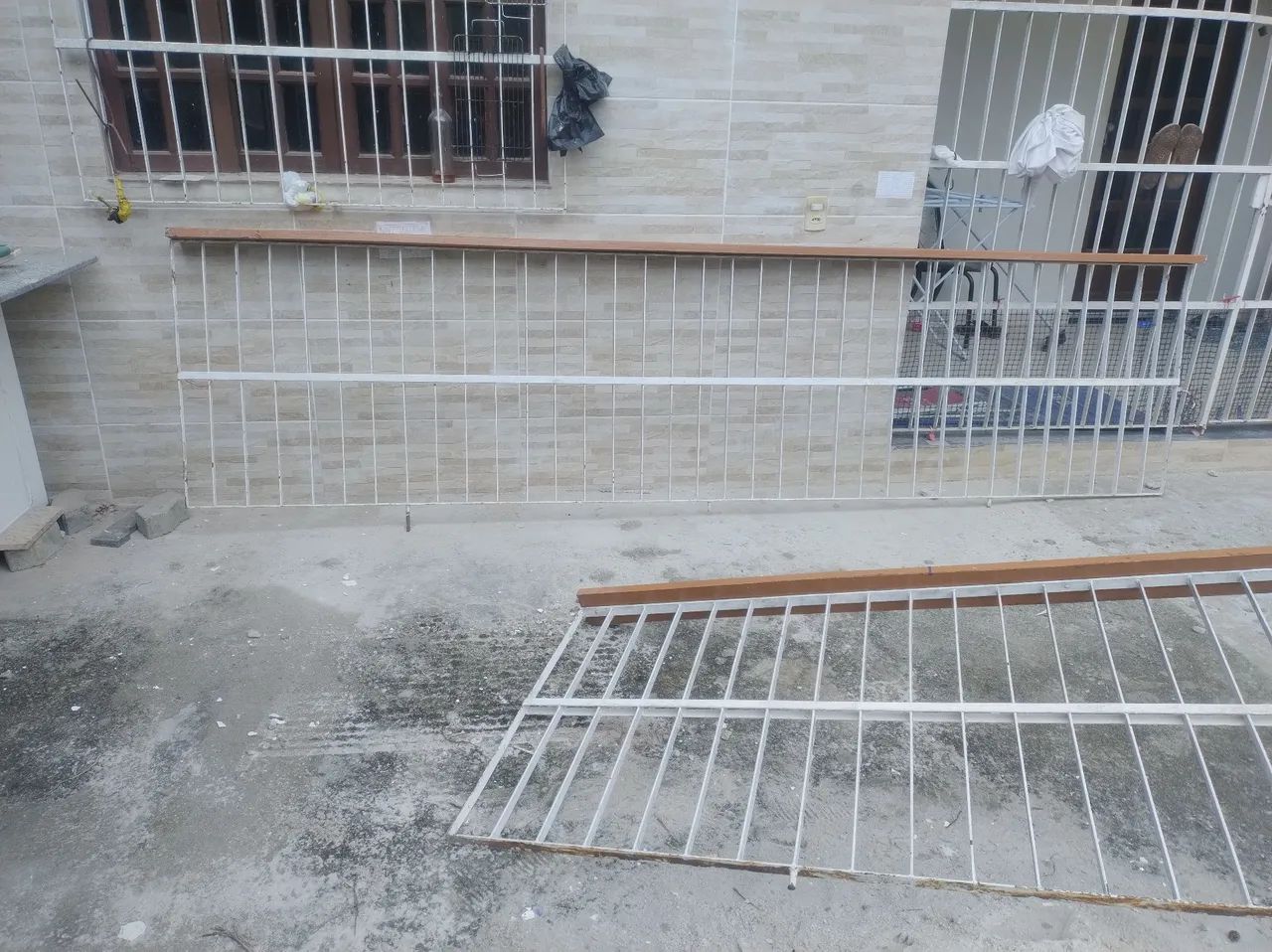 2 guarda corpo de 3,63 / 90  R$ 250,00 cada uma. - Foto 3