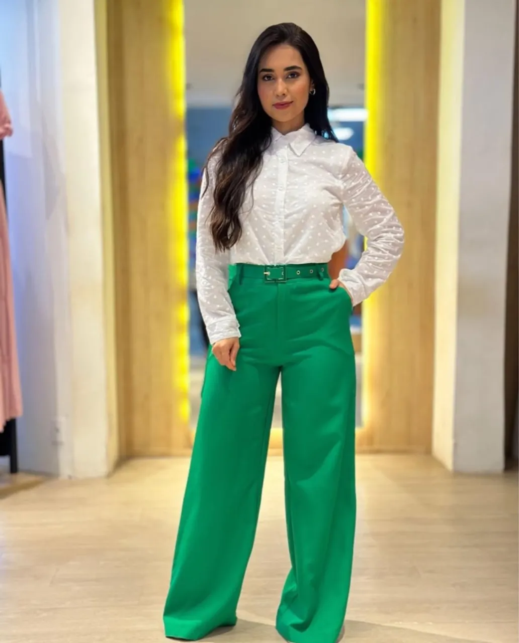 Calça alfaiataria verde com cinto