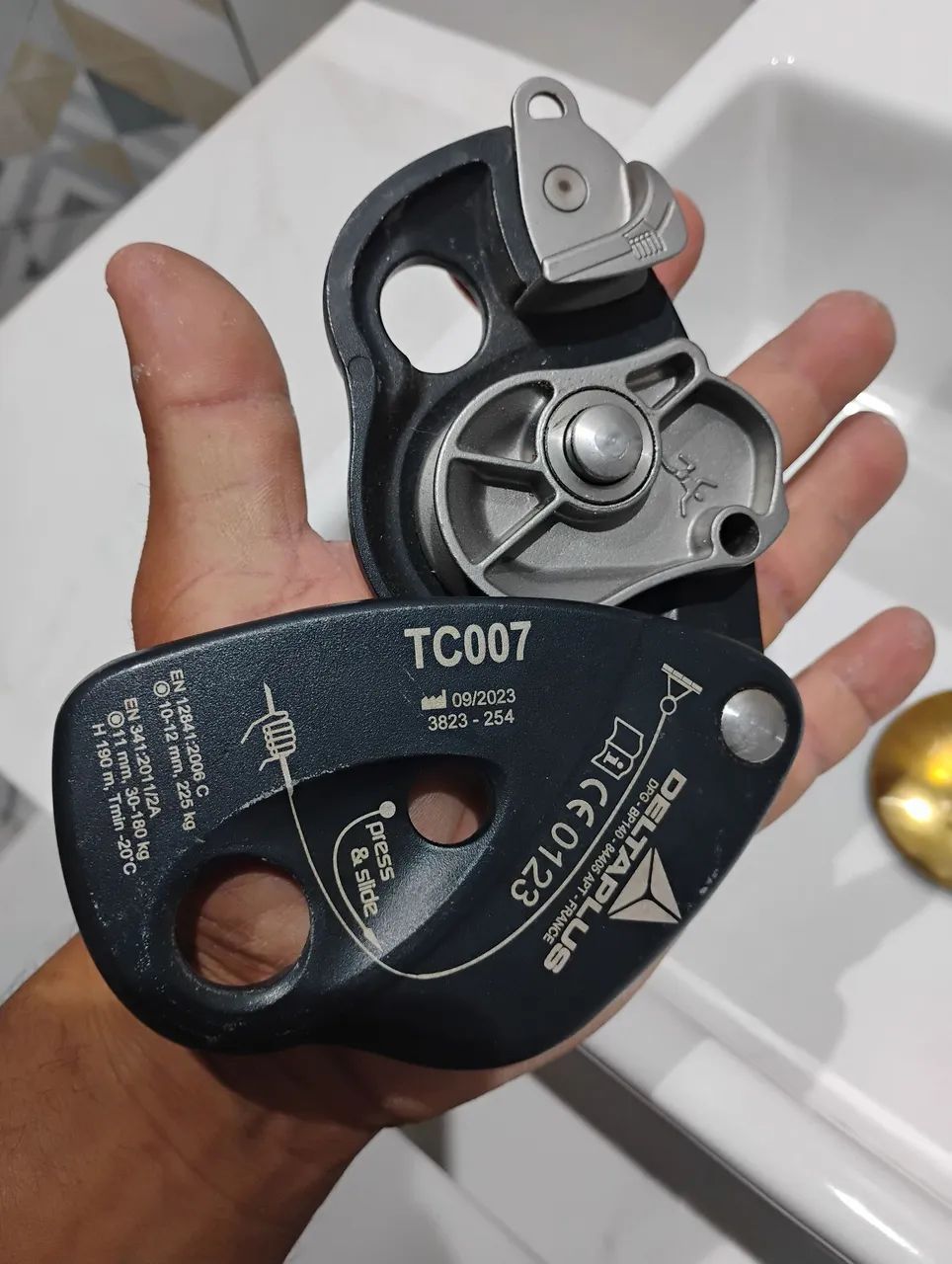 Descensor autoblocante Delta64842105713921120