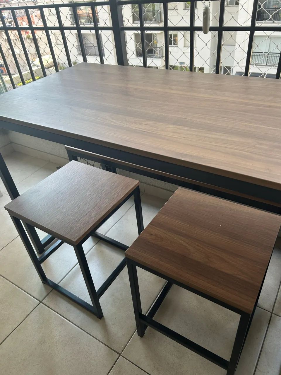 Mesa com banquinhos para varanda64861633285249120