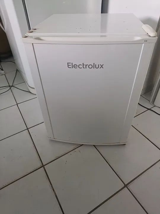Mini Geladeira Electrolux Branca