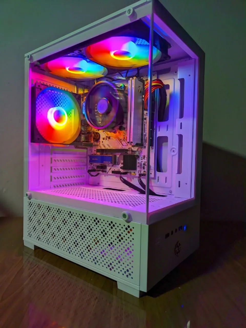 PC Gamer Ryzen 5 5600GT / 16GB RAM / SSD 1TB NVMe / B450 / Windows 10 Pro