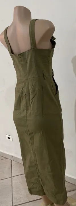 Vestido midi verde militar botões - Foto 3