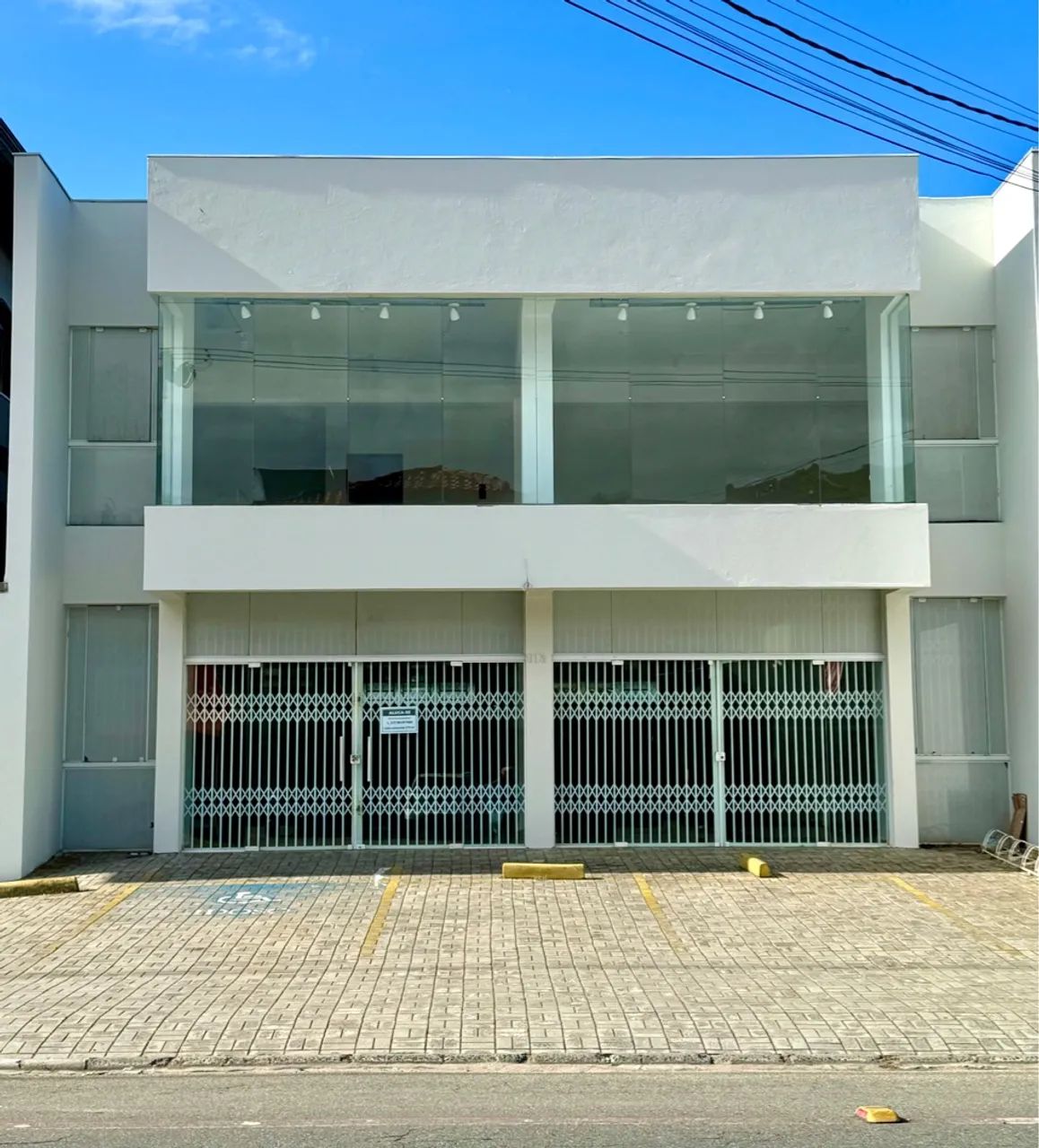 Sala Comercial com 273 metros quadrados no Iririú - Joinville