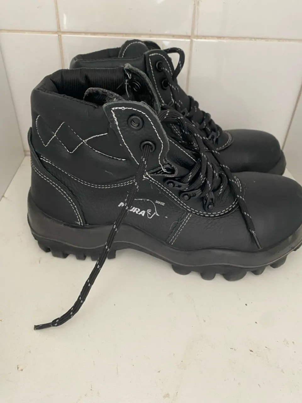 Bota de Segurança N36 - Couro Preta