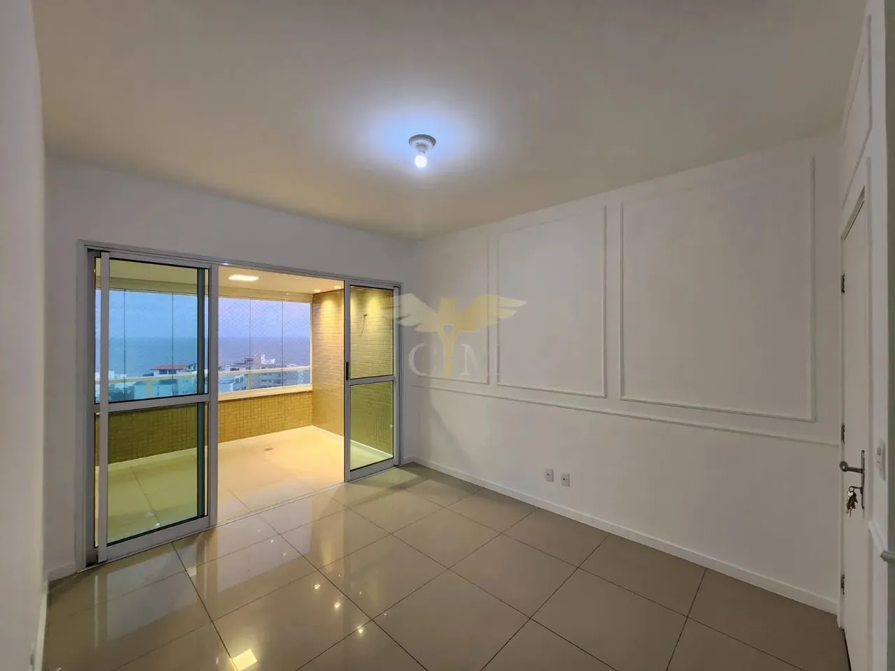 Apartamento 3 Quartos, Distribuído Em 102M² E 2 Vagas De Garagem No Rio Vermelho. 5KHBEH