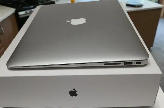 Macbook Air 13.3 - Core i5 - 512gb - 8gb - Modelo A1466