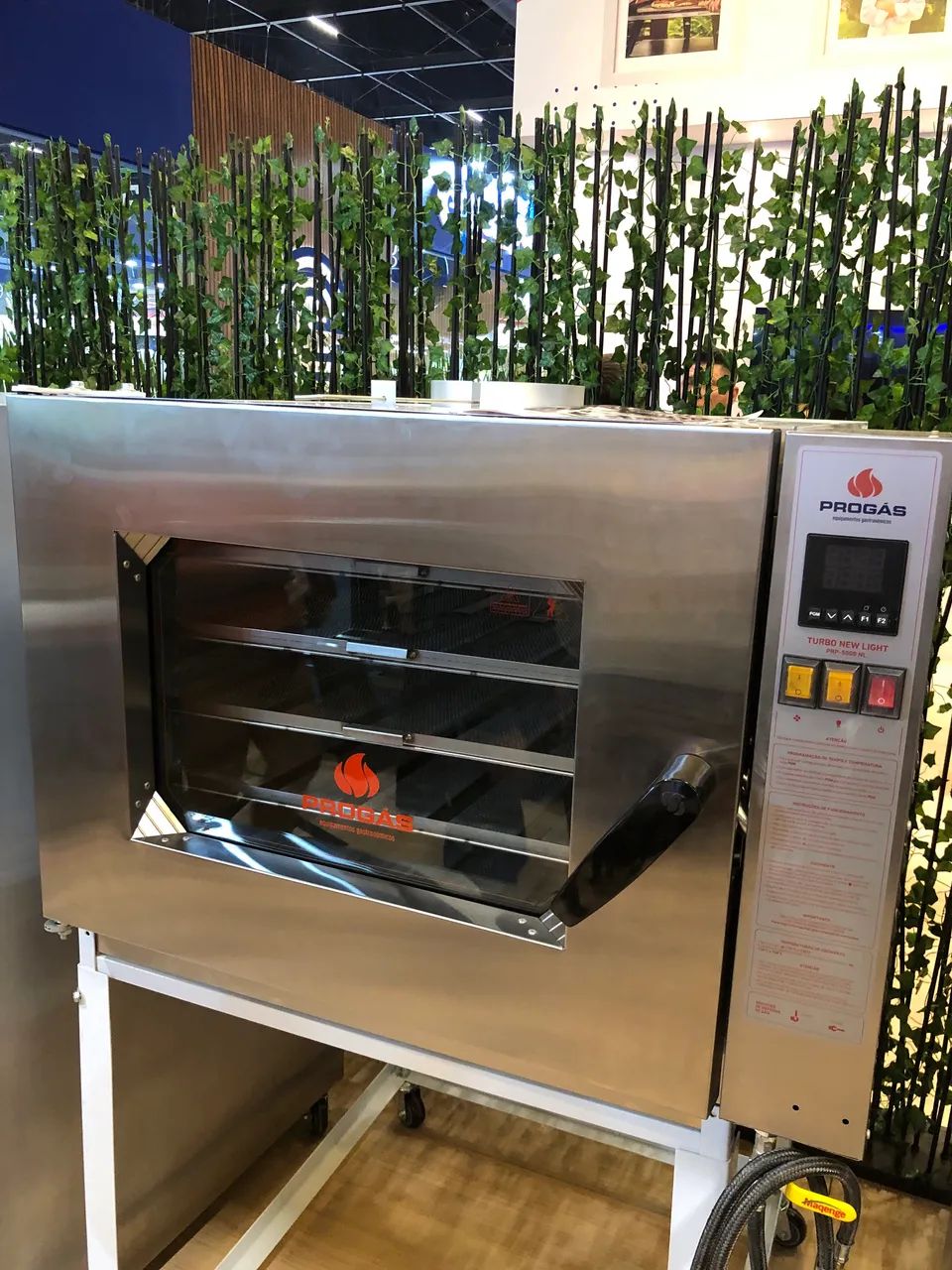 Forno elétrico de 5 assadeiras da Progas - TRIF E 220v