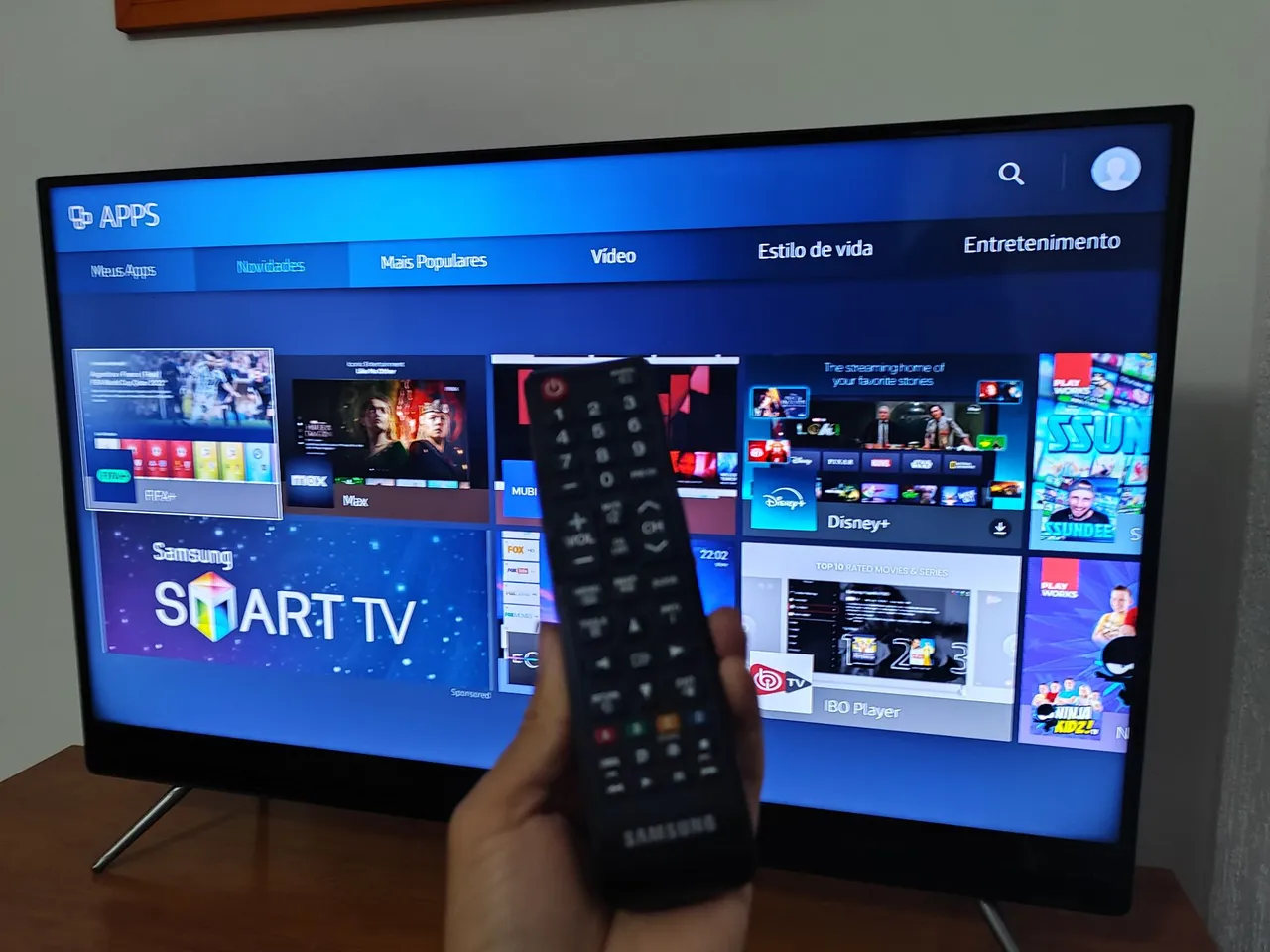 Smart TV Samsung 40P, super conservada, lindo modelo ( entrego e aceito cartão)