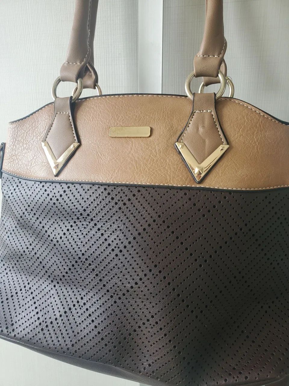 Bolsa compacta alça curta estilo baguete marrom sintético - Foto 6