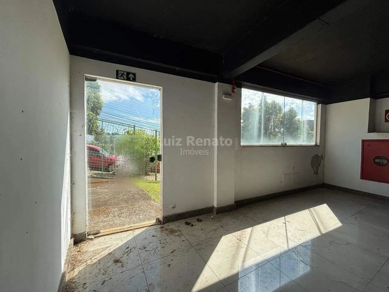 LOCAÇÃO  Loja com 222,93m² na Av. Raja Gabaglia - Foto 3