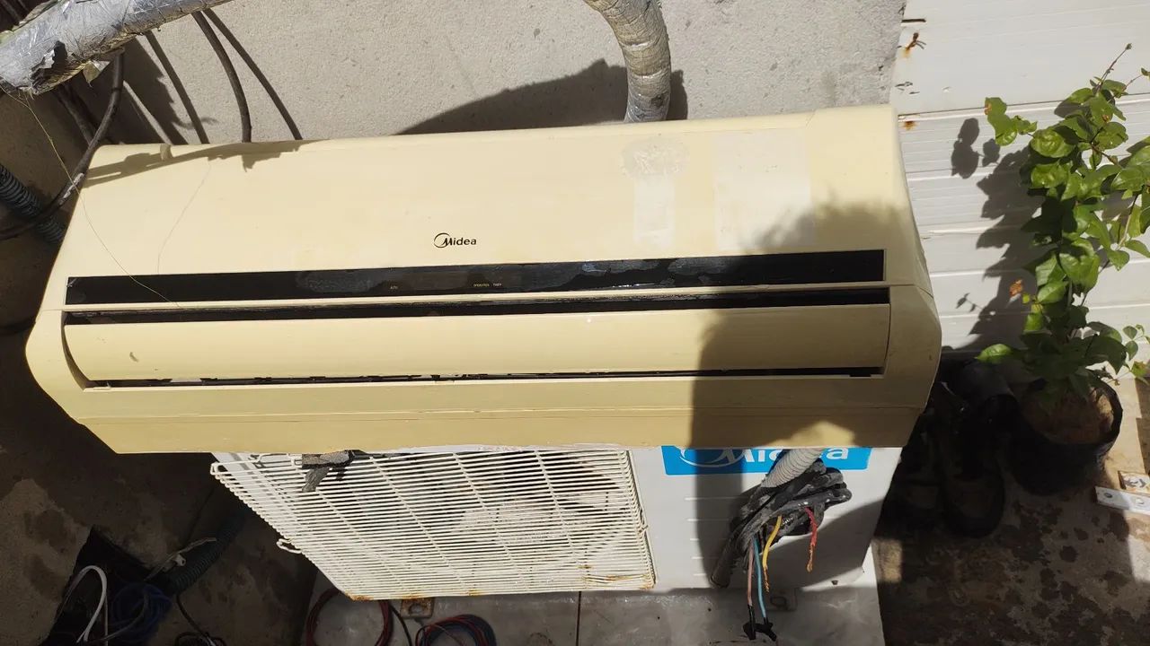 Ar condicionado Midea funcionando 