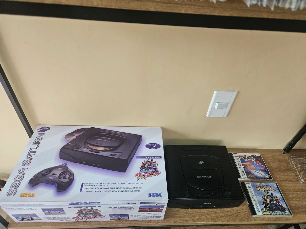Sega Saturn com Jogo - Console Clássico
