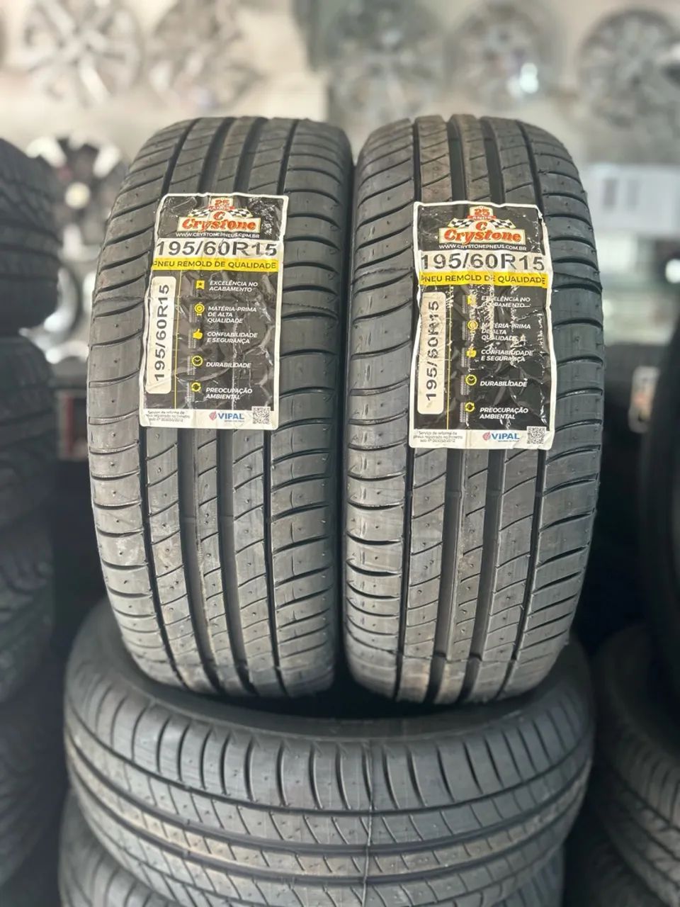 02 pneus 195/60r15 CRYSTONE Remold Vipal  - Foto 3
