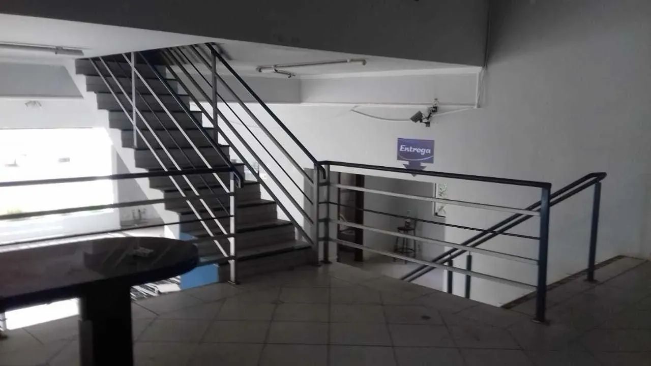 CENTRO COMERCIAL - LOJA E GALPÃO