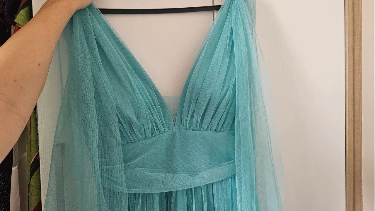 Vestido longo de tule azul claro, tamanho G