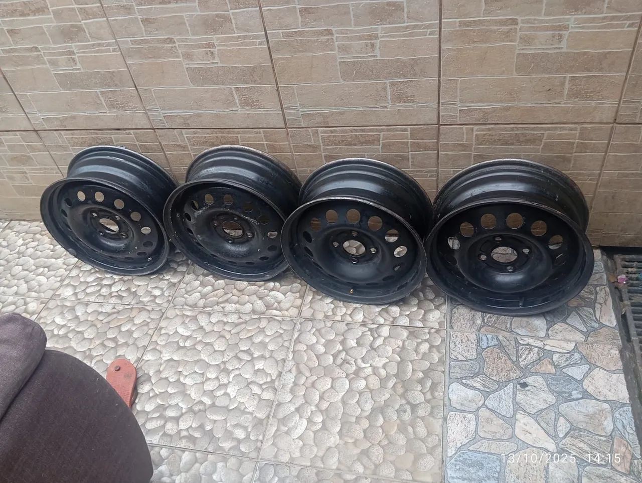 Vendo jogo de rodas de ferro aro 15 