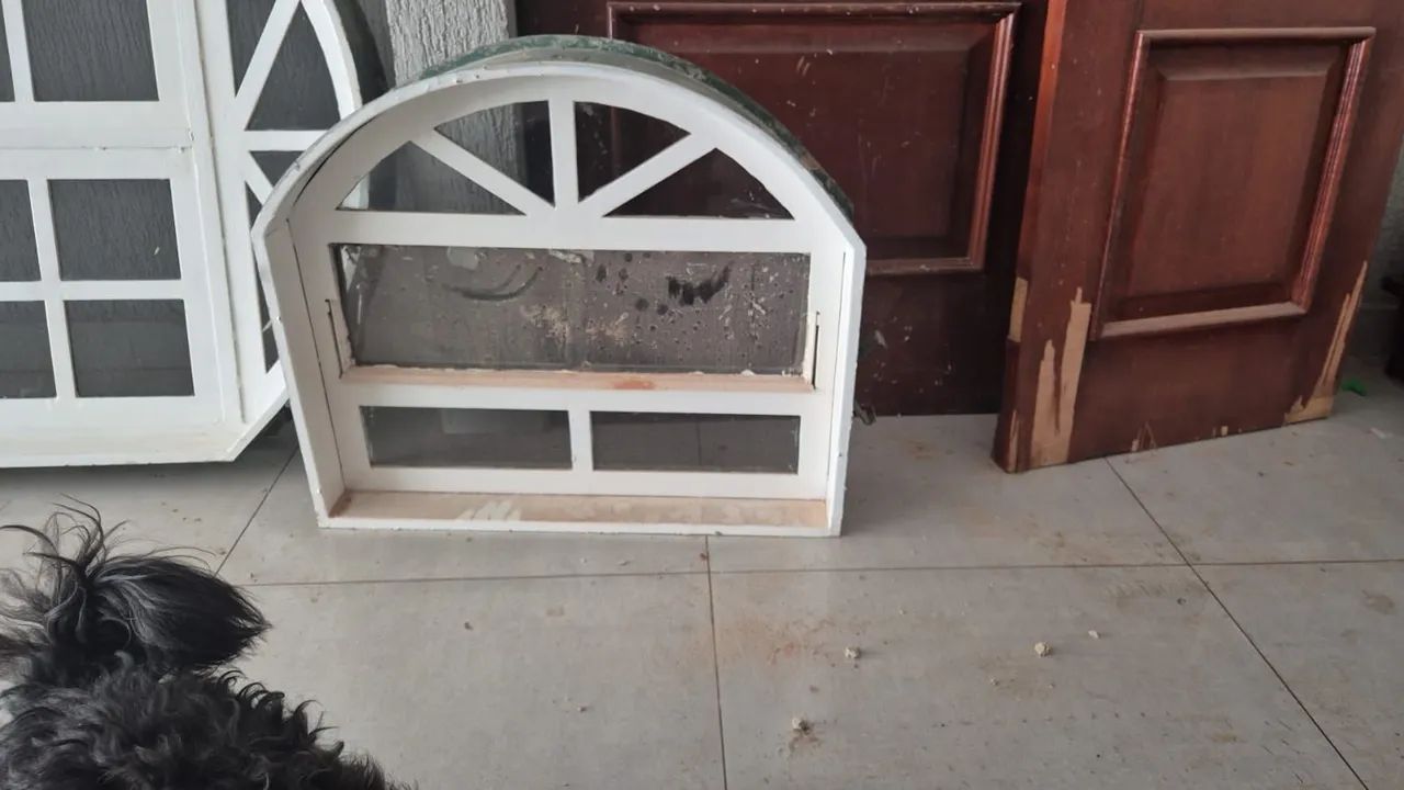 Kit. 1 porta 0,9x2,30 e 1 janela 0,7x0,6