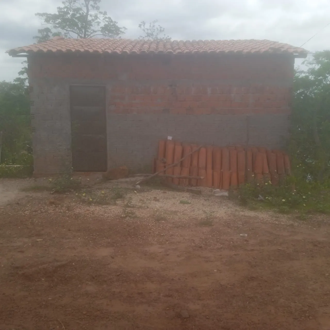 Vendo uma casa com dois cômodos
