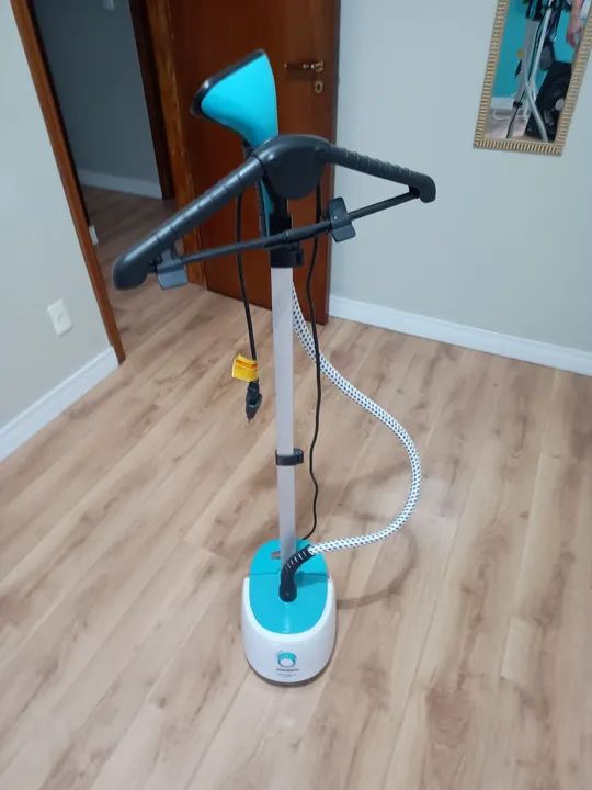 Passadeira vertical mundial vip Care 1800w.