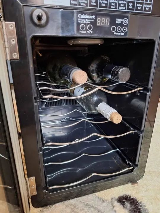 Adega Climatizada Importada Cuisinart 127v para 6 garrafas - Foto 6