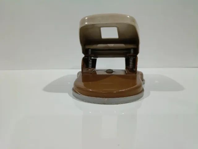Furador de papel antigo de mesa Central DX - Foto 4