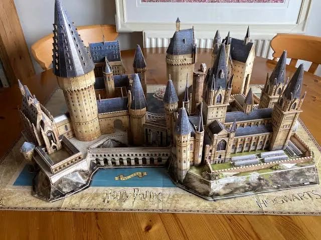 Harry Potter - Castelo de Hogwarts puzzle 3D - Foto 2