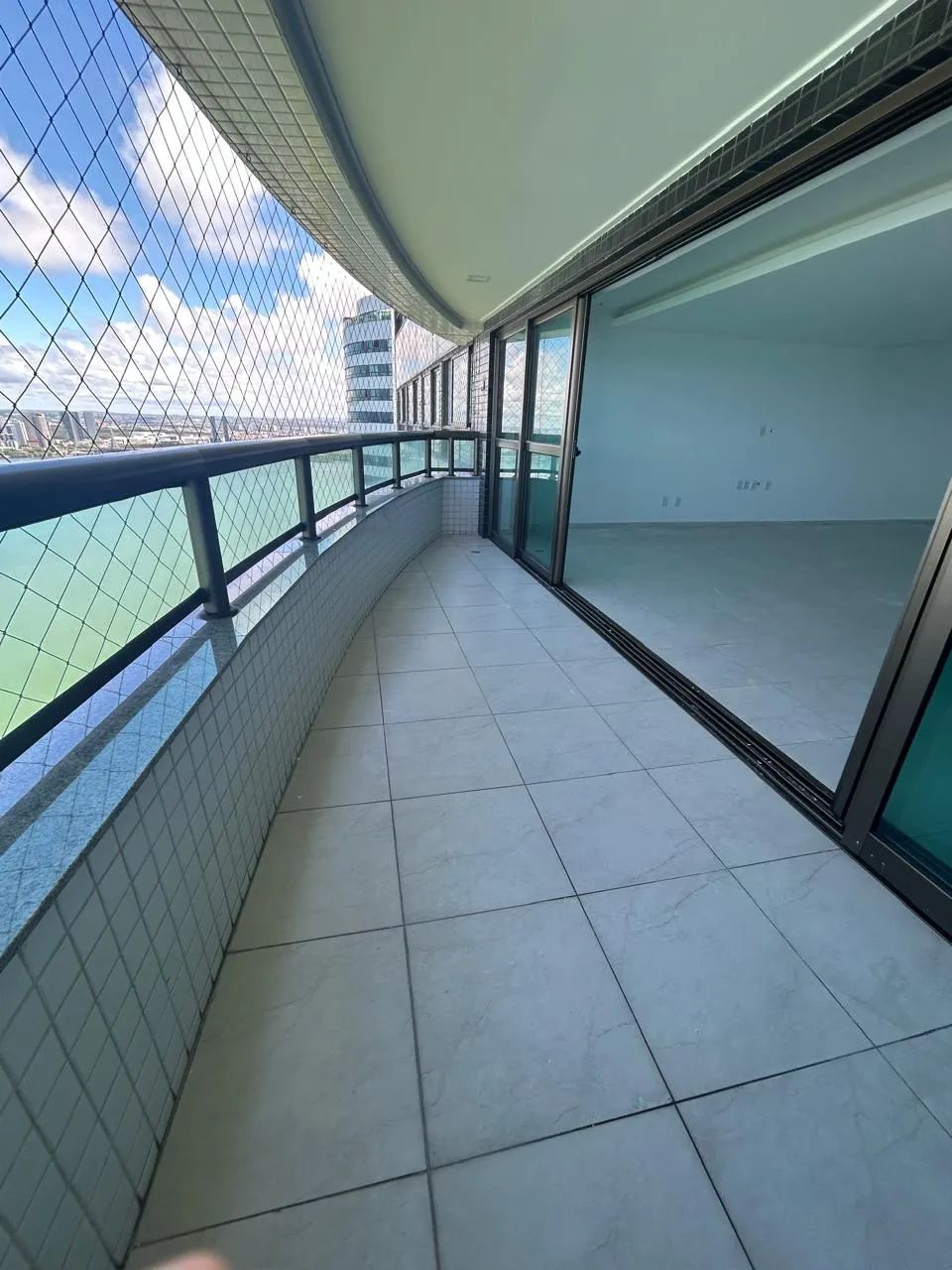 Edf Pier M de Nassau, Andar Alto, vista espetacular do Mar. 250m² 4 suítes, c todos os arm - Foto 2
