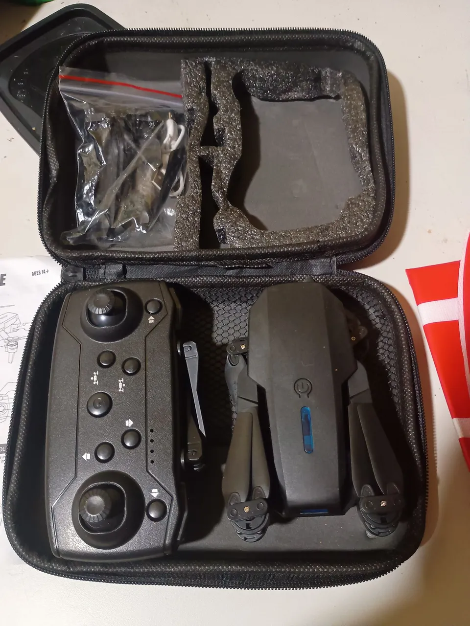 Drone com câmera e controle remoto - Novo!