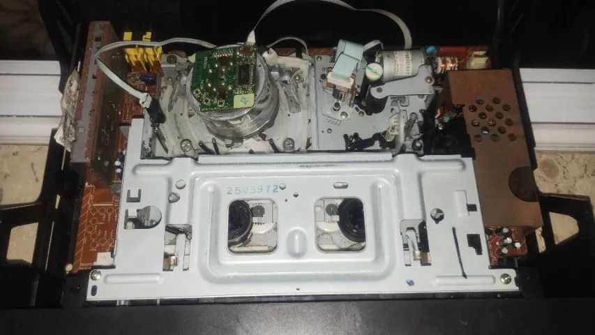 SUCATA VÍDEO CASSETE PHILIPS VR456 NÃO FUNCIONA - Foto 3