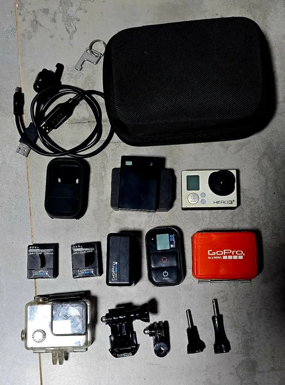 Câmera Gopro Hero Black 3+ com controle