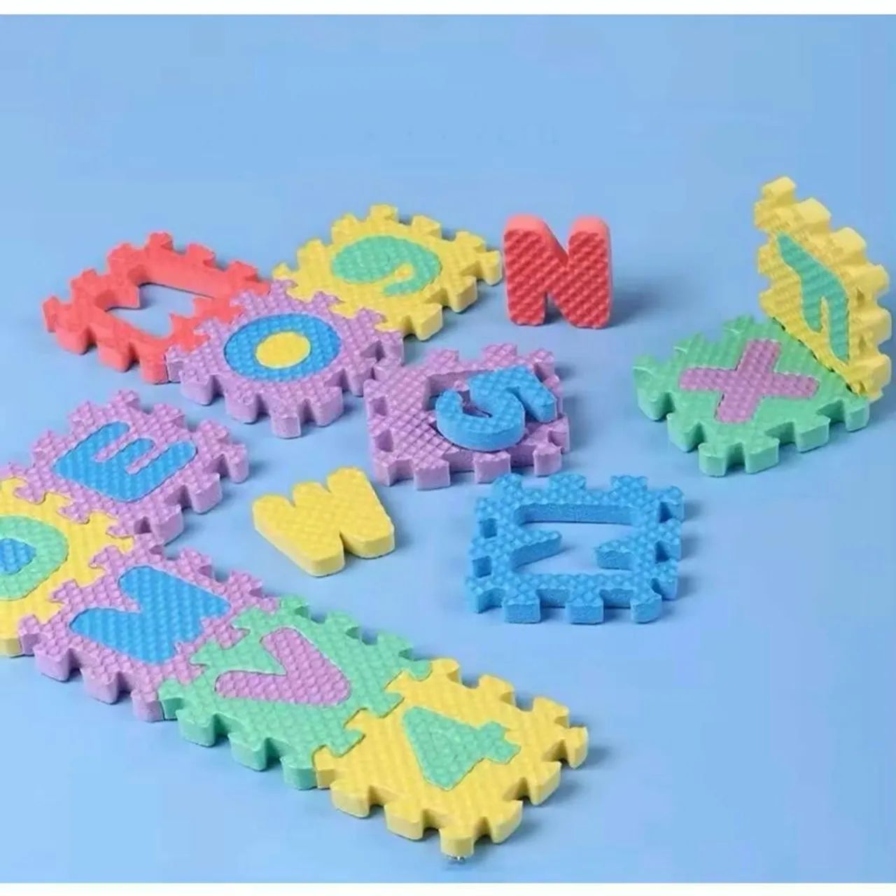 Quebra-cabeça de espuma com letras e números - Foto 3