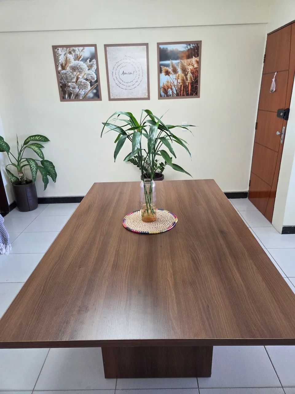 Mesa de jantar em MDF