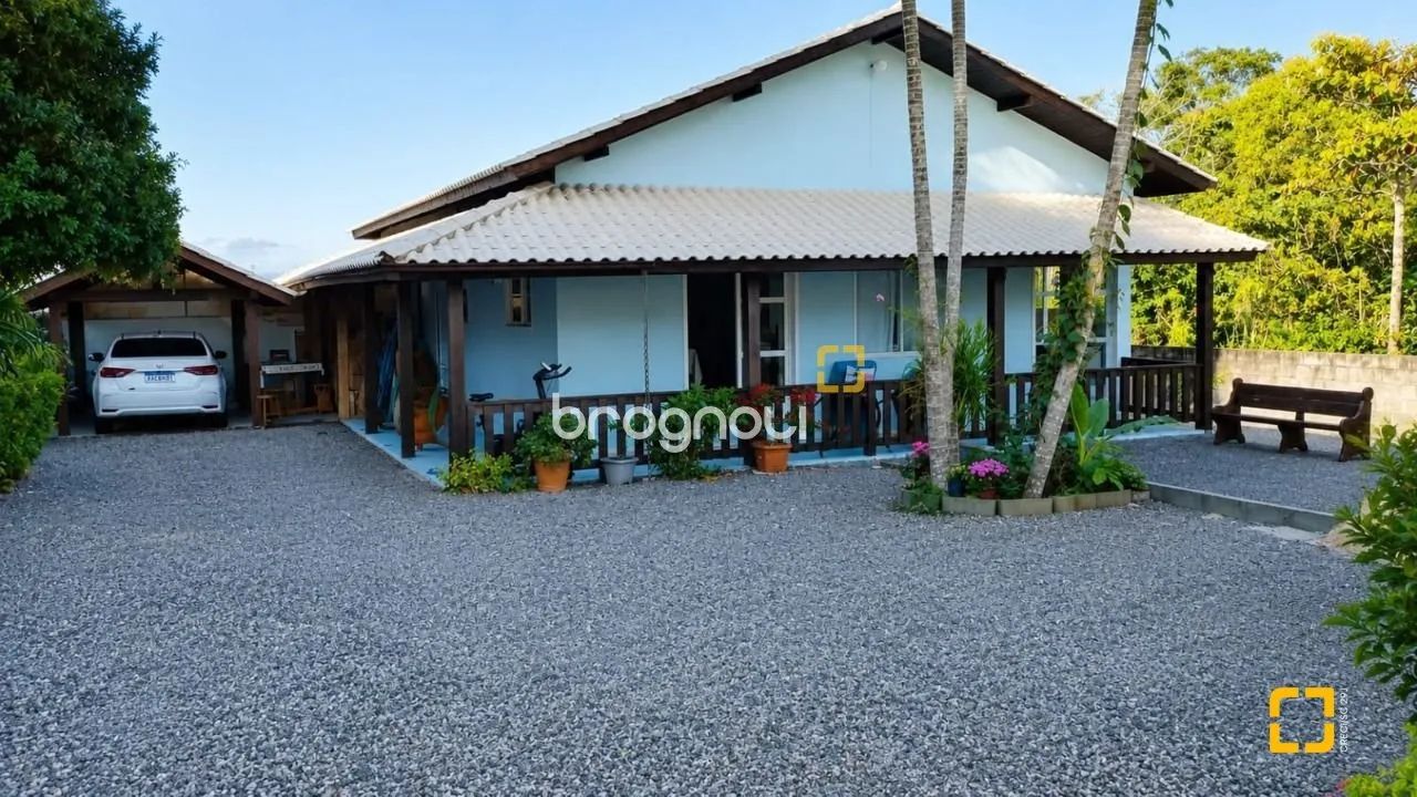 Brognoli Vende - Casa Grande em Condomínio Unifamiliar