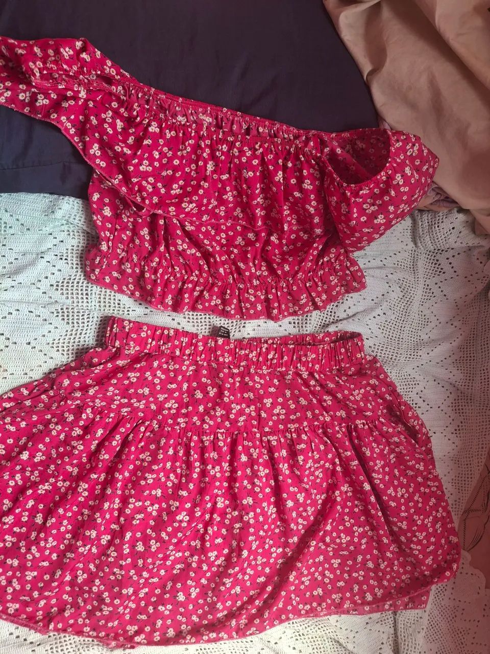 Vendo conjunto saia e cropped. - Foto 2