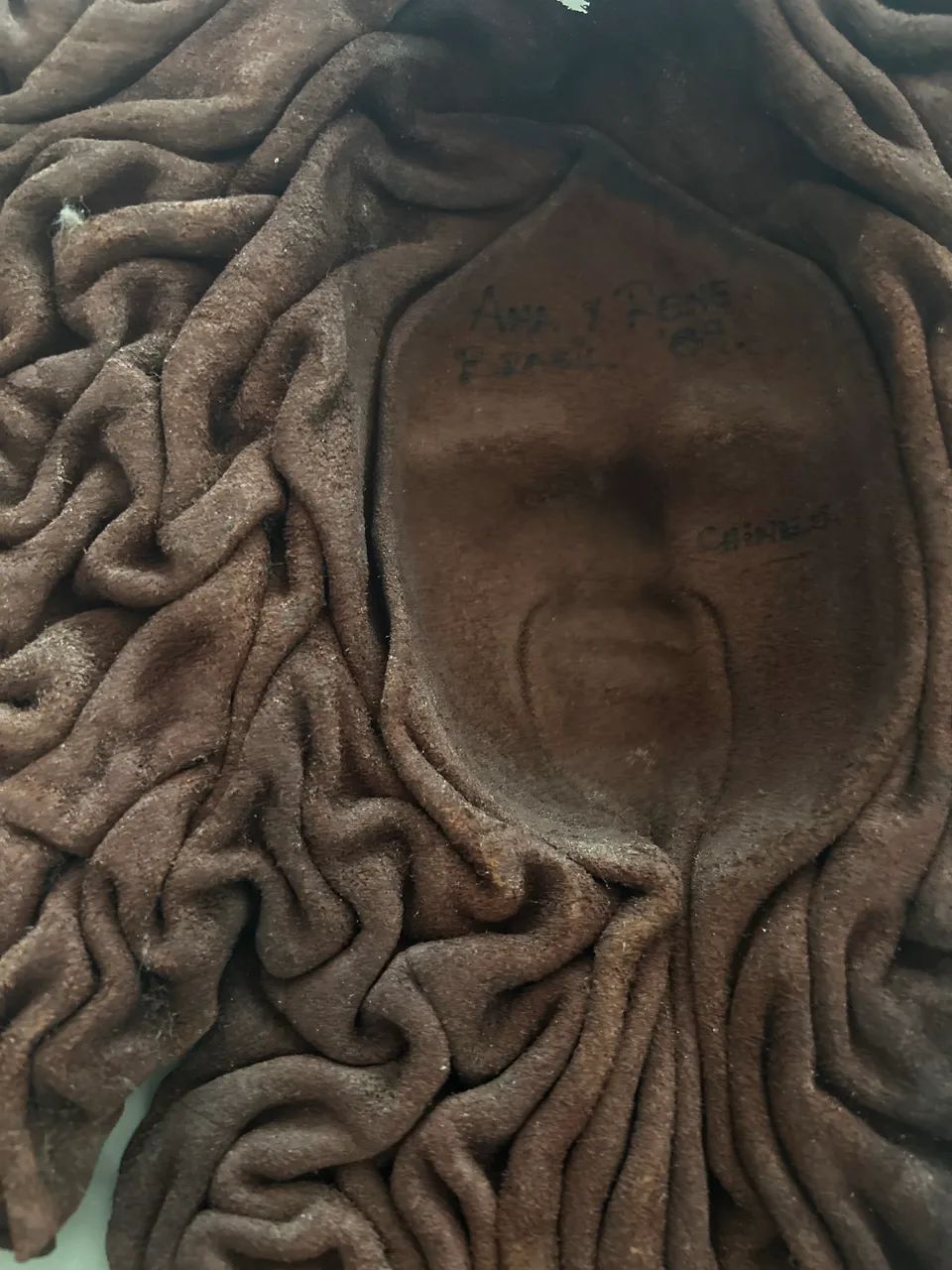 Máscara parede em couro  - Foto 2