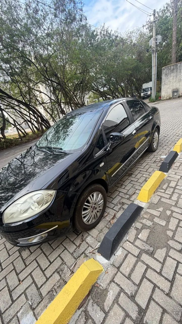Fiat Linea LINEA ESSENCE 1.8 Flex 16V 4p 2012