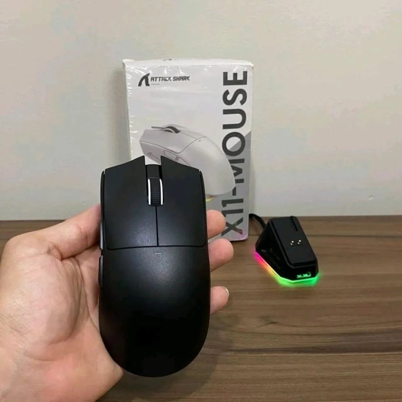 Mouse attack Shark X11 com dock , novo lacrado na caixa. Tenho na cor preto e branco 